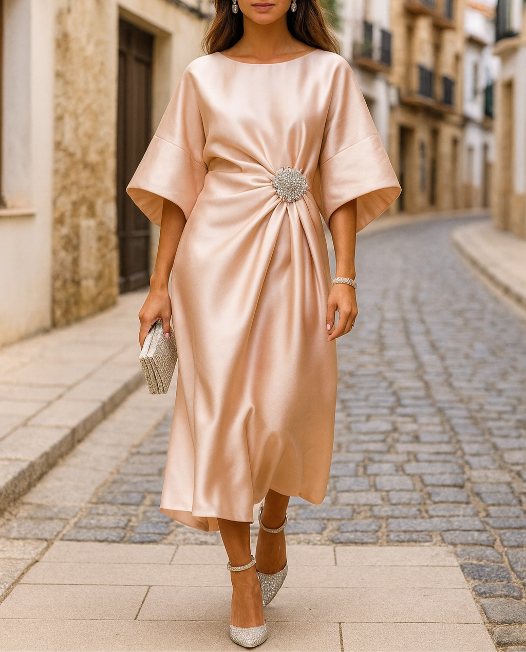 VESTIDO ELEGANTE PORTO SATINADO CON CAÍDA DE ENSUEÑO