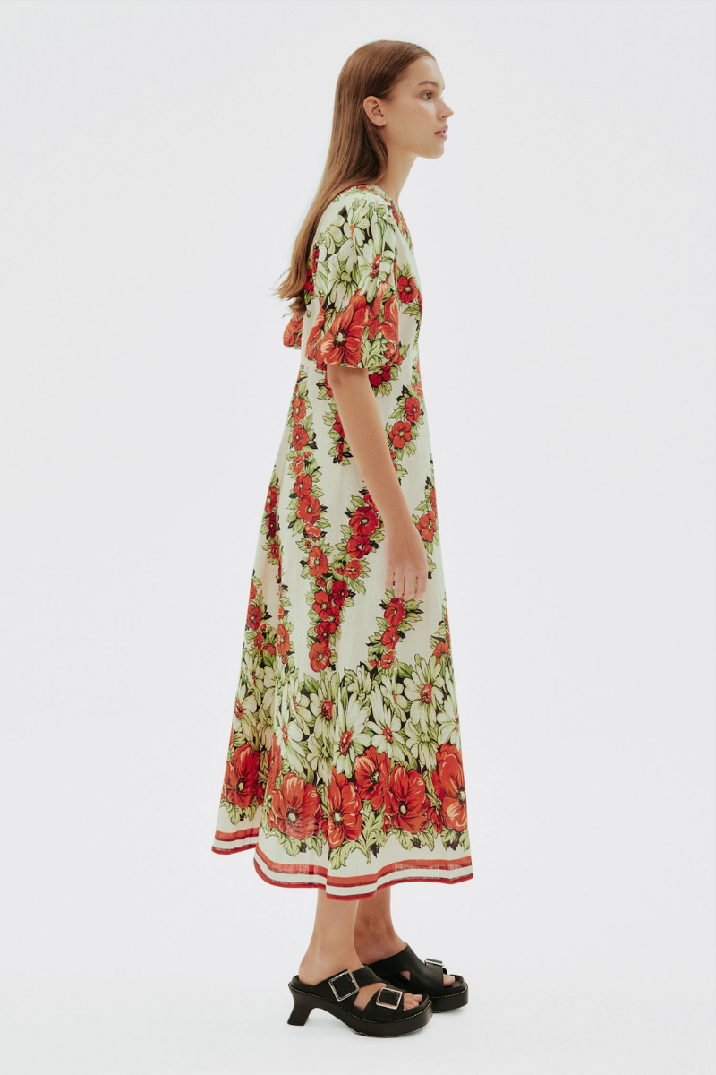 VESTIDO LARGO CON CUELLO REDONDO Y ESTAMPADO FLORAL EN COLOR ROJO AMAIA