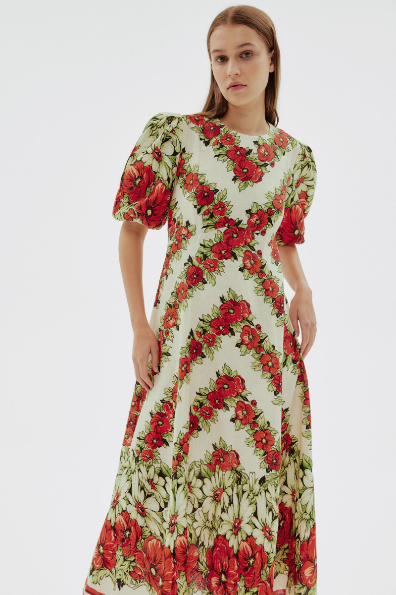 VESTIDO LARGO CON CUELLO REDONDO Y ESTAMPADO FLORAL EN COLOR ROJO AMAIA