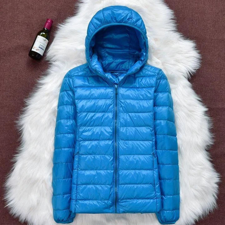CHAQUETA ULTRA LIGERA CON CAPUCHA