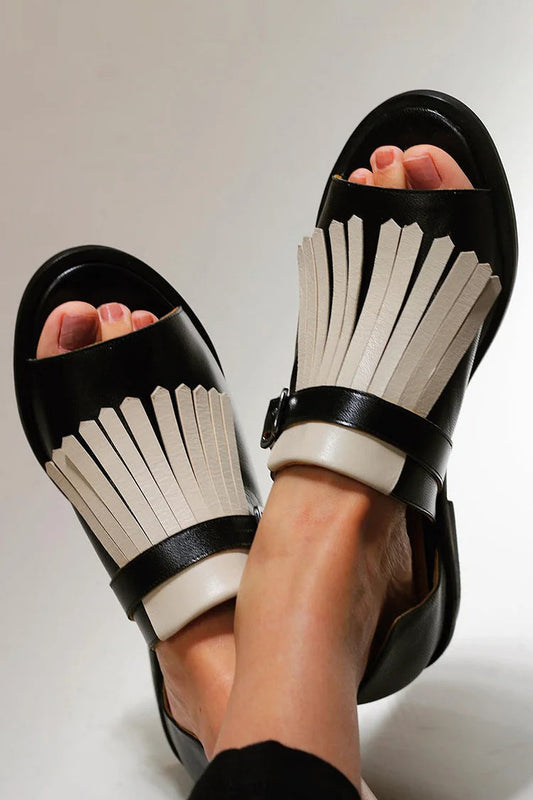 LUCREZIA | ELEGANTES SANDALIAS CON PLATAFORMA Y FLECOS A LA MODA
