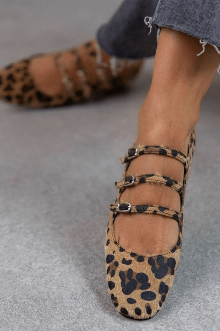 LEOPARDINA | ELEGANTES BAILARINAS CON CORREAS ESTAMPADO ANIMAL PRINT PARA UN ESTILO IRRESISTIBLE