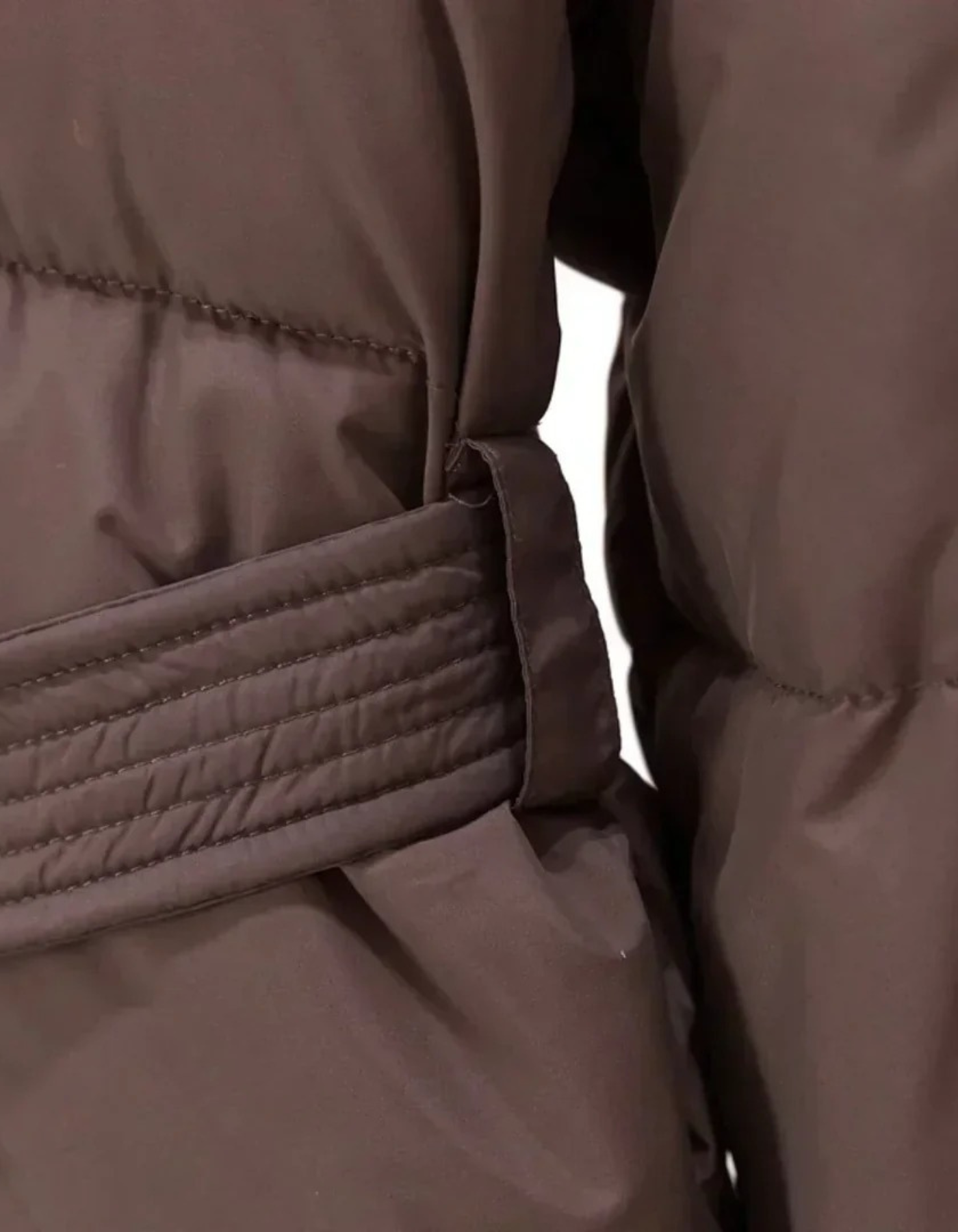 VALENTINA – CHAQUETA ACOLCHADA CON SILUETA ELEGANTE