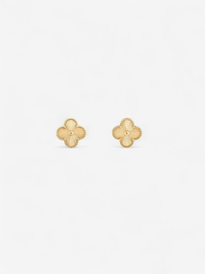 FLORA STUDS | PENDIENTES FLORALES CON BRILLO SUTIL