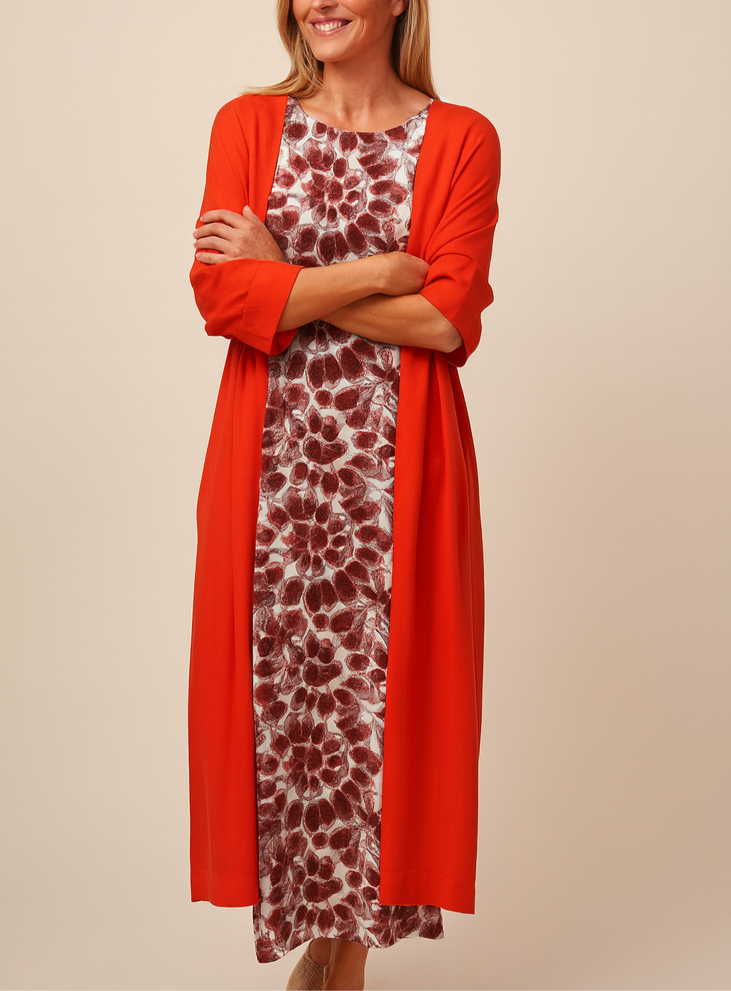 VESTIDO LISA – ELEGANCIA CON DETALLES EN ROJO Y ESTOLA A JUEGO