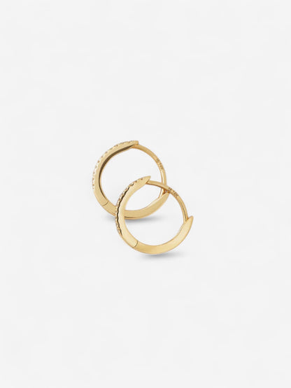 CELESTE PAVÉ | AROS MINIMALISTAS CON BRILLO