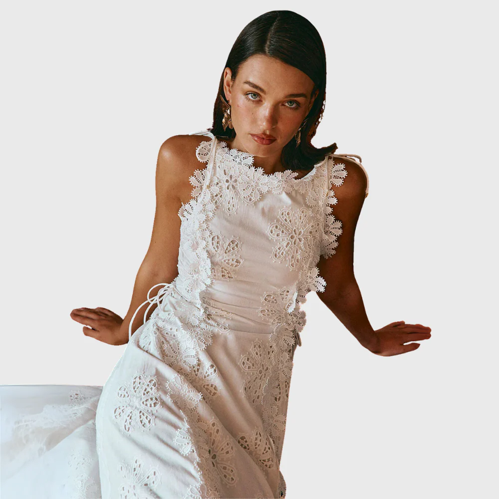 ARIBELA VESTIDO LARGO CON BORDES BORDADOS FLORALES